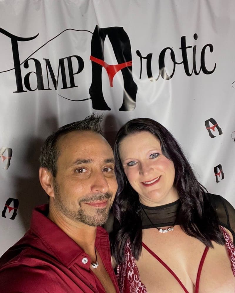 Del & Kim, TampArotic hosts
